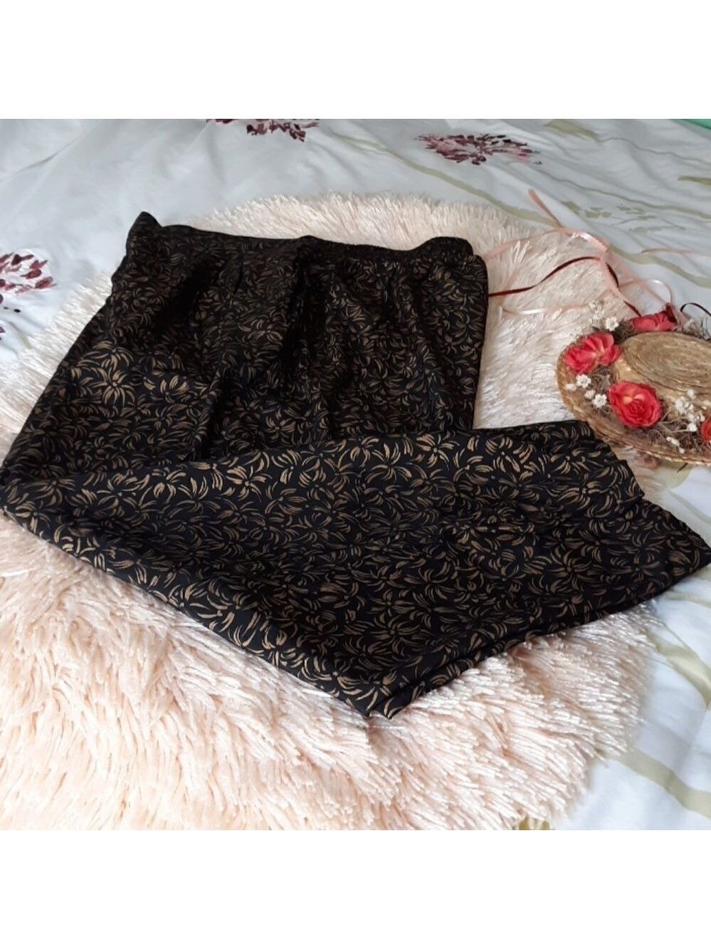 Maggie Lawrence Black &Gold Elastic Waist  SIZE L